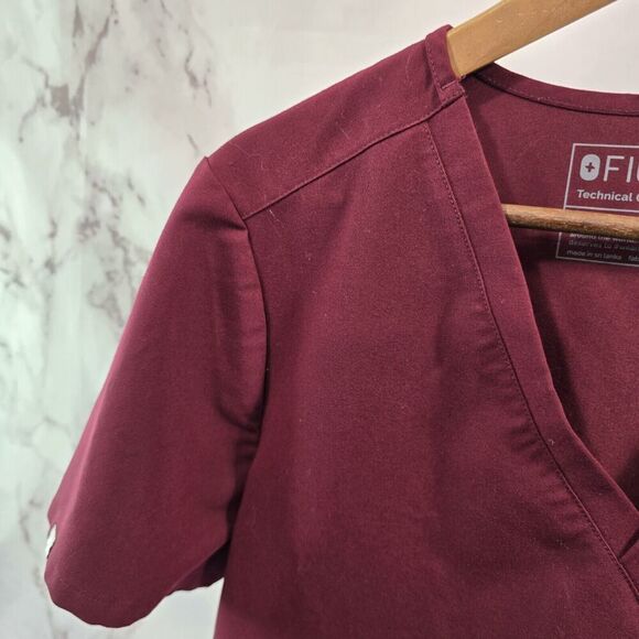 FIGS Top Womens Large Slim Catarina Red Short Sleeve Scrub One Pocket 2623 - Picture 2 of 9